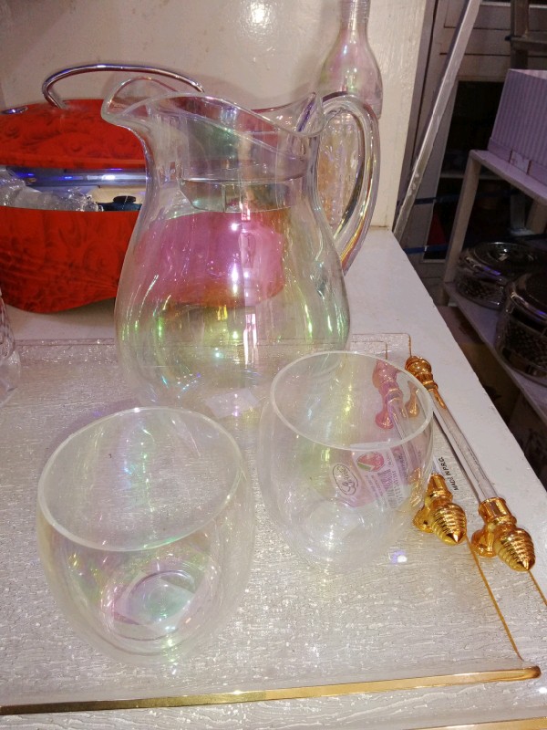 Carafe avec 6 tasses