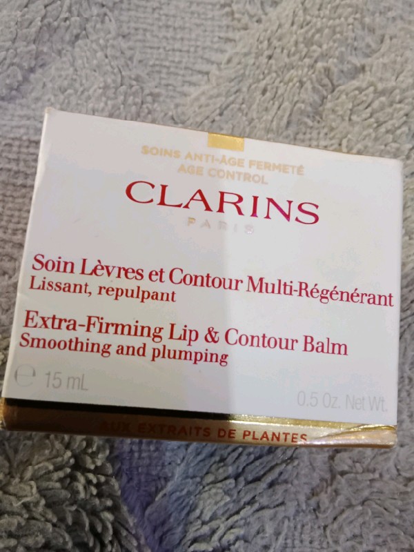 Clarins soin lèvres et contour régénérant