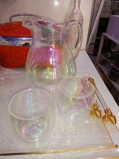 [4] Carafe avec 6 tasses