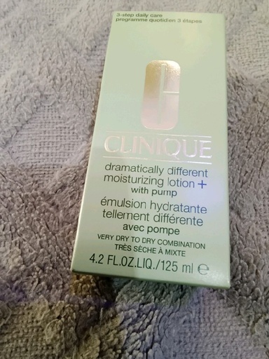 [216] Clinique dramatically different
