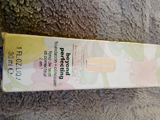 [224] Clinique fond de teint et correcteur