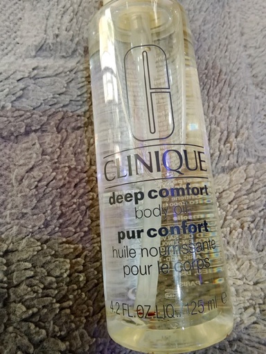 [221] Clinique huile nourrissant pour le corps